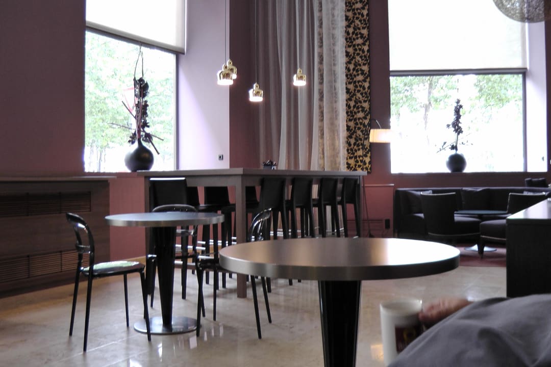 Hinterer Lobbybereich Aparthotel Adagio Vienna City