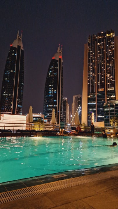 Pool Rose Rayhaan by Rotana