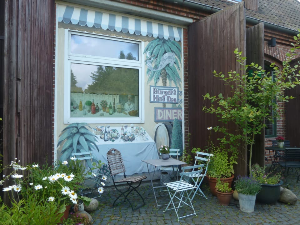 Außenansicht EUT-IN Hotel Alte Straßenmeisterei