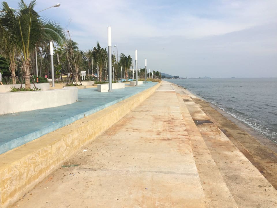 Neu angelegte Uferpromenade Sheraton Hua Hin Pranburi Villas