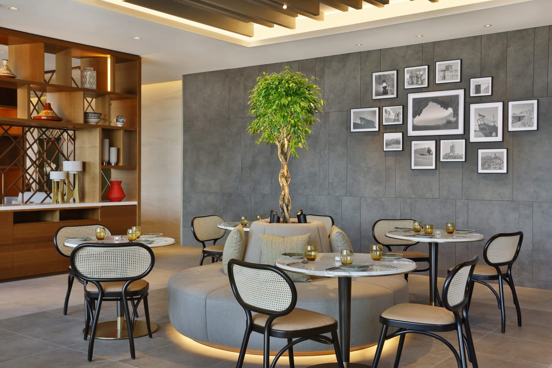 Gastro DoubleTree by Hilton Sharjah Waterfront Hotel & Residences