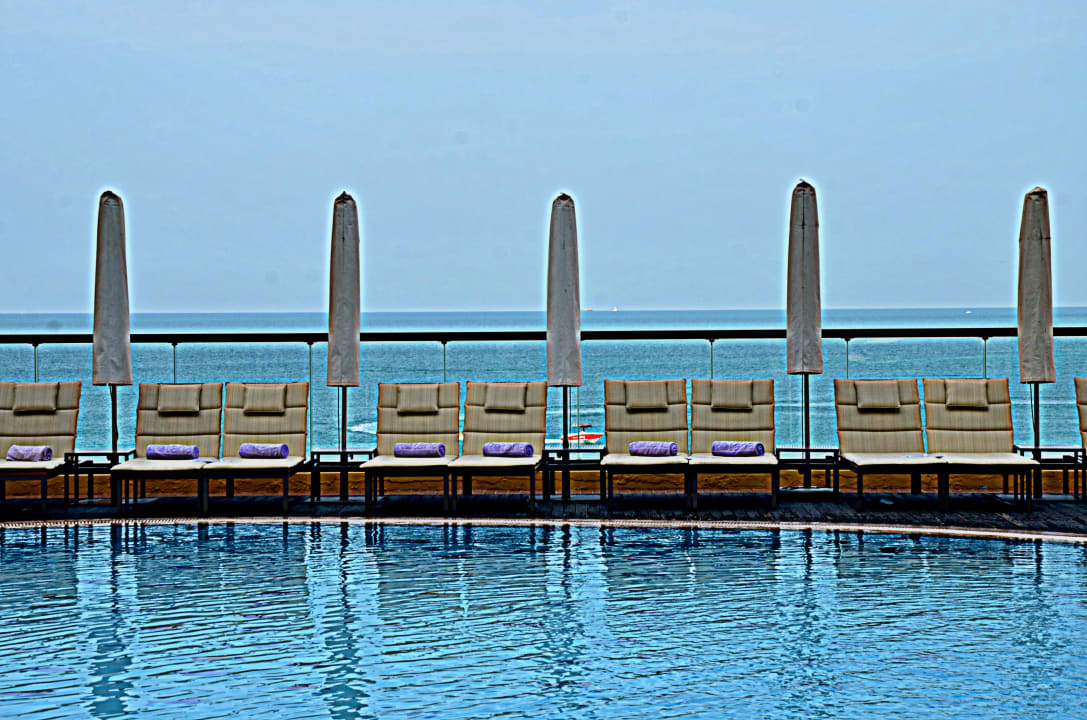 Anlage am frühen Morgen Amwaj Rotana Jumeirah Beach Residence