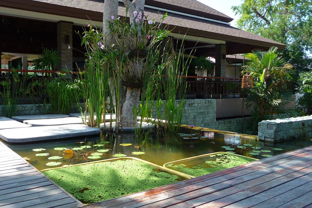 Blick auf das offene Restaurant The Elements Krabi Resort