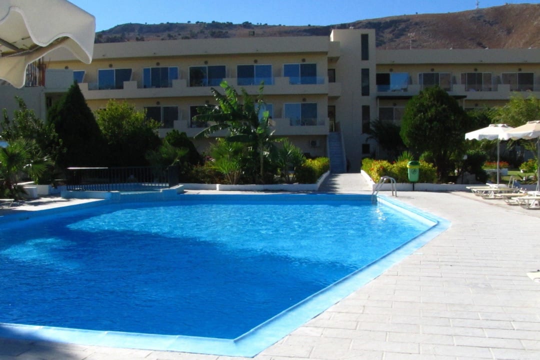 Basen pierwszy Olive Garden Hotel