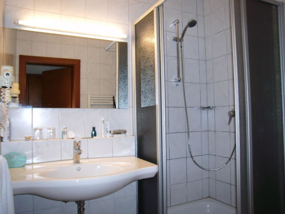 Bad in einem Studiozimmer Alleehotel Europa