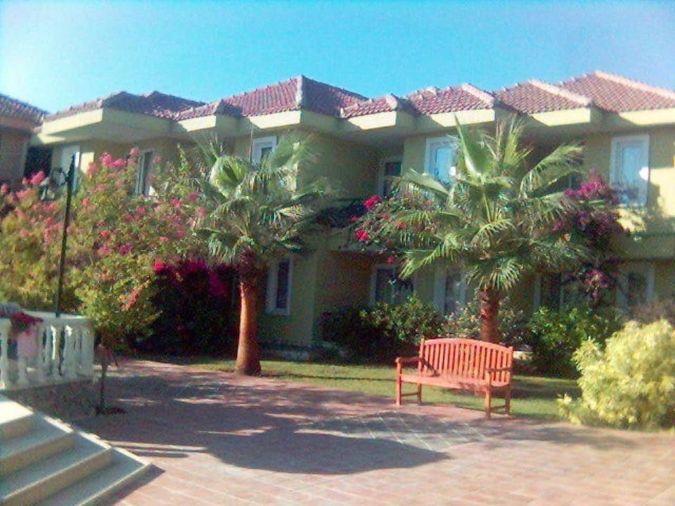 Bungalows direkt am Pool Club Dizalya