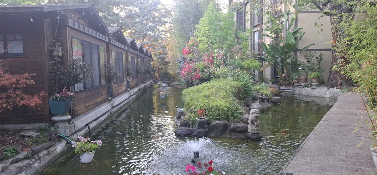 Außenansicht Dinah's Garden Hotel & Trader Vic's