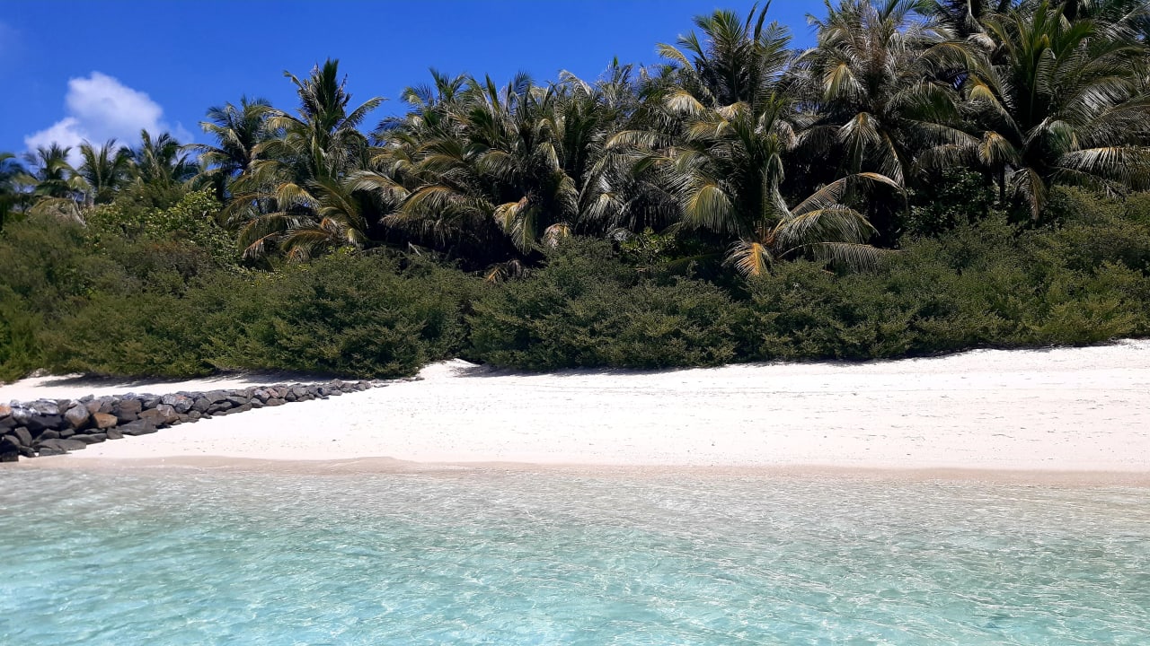 Strand Embudu Village