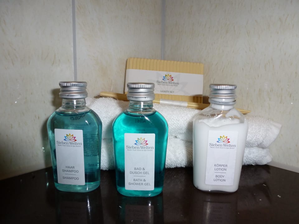 Kosmetikartikel auf dem Zimmer Sieben Welten Hotel & Spa Resort