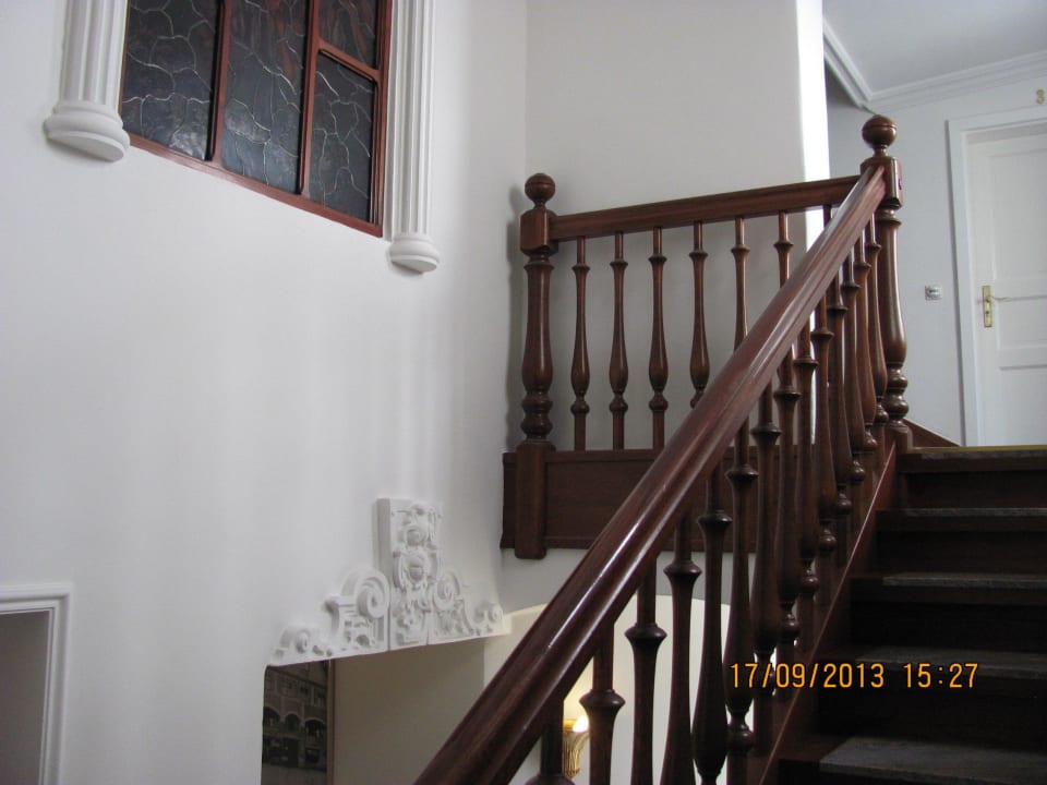 Treppenhaus Apartment Storchenfärbe