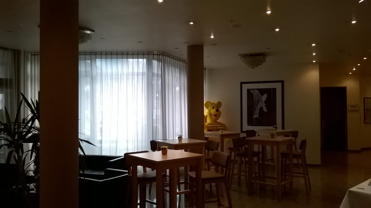 Lobby H+ Hotel Stuttgart Herrenberg