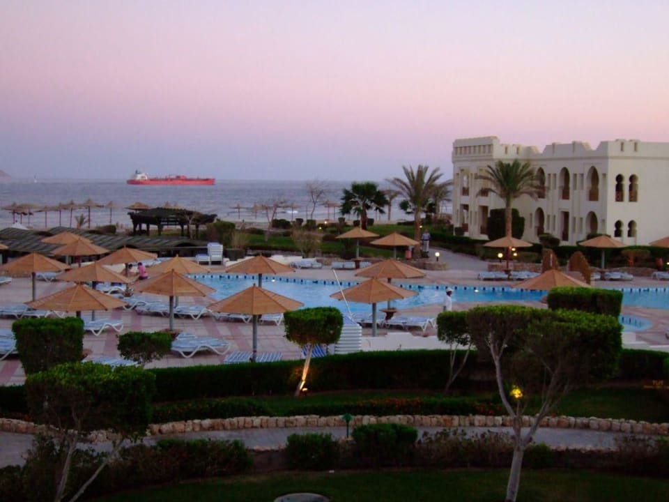 Aussicht in der Dämmerung Charmillion Club Resort