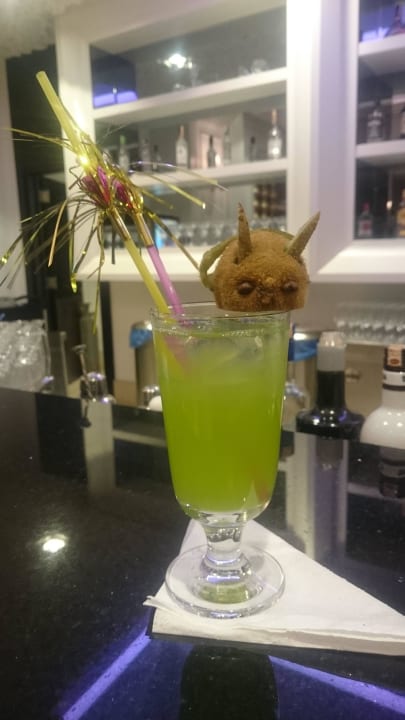 Cocktail Mary Hotel Side