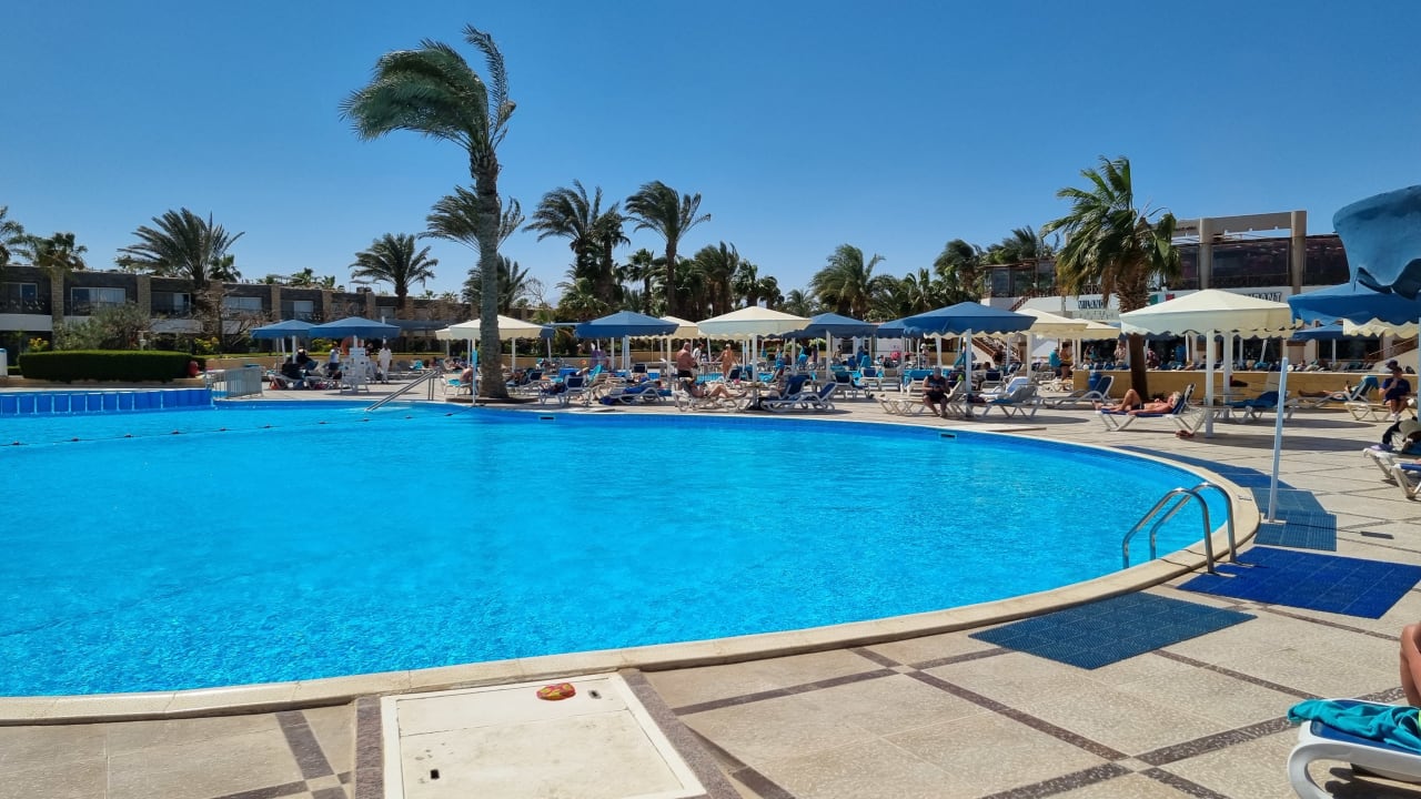 Pool Aladdin Beach Resort