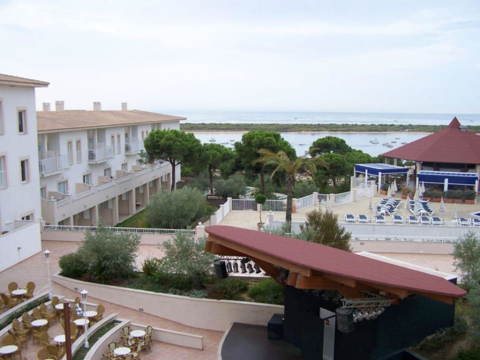 Blick vom Balkon auf die Bühne Garden Playanatural - Adults only