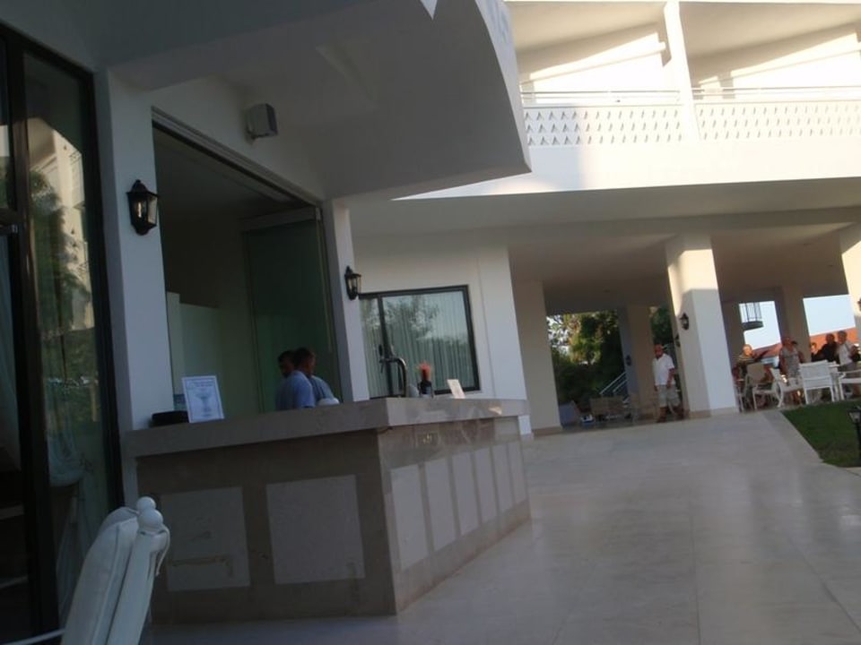 Hotelbar Aussenbereich Domes Aulūs Zante, Autograph Collection