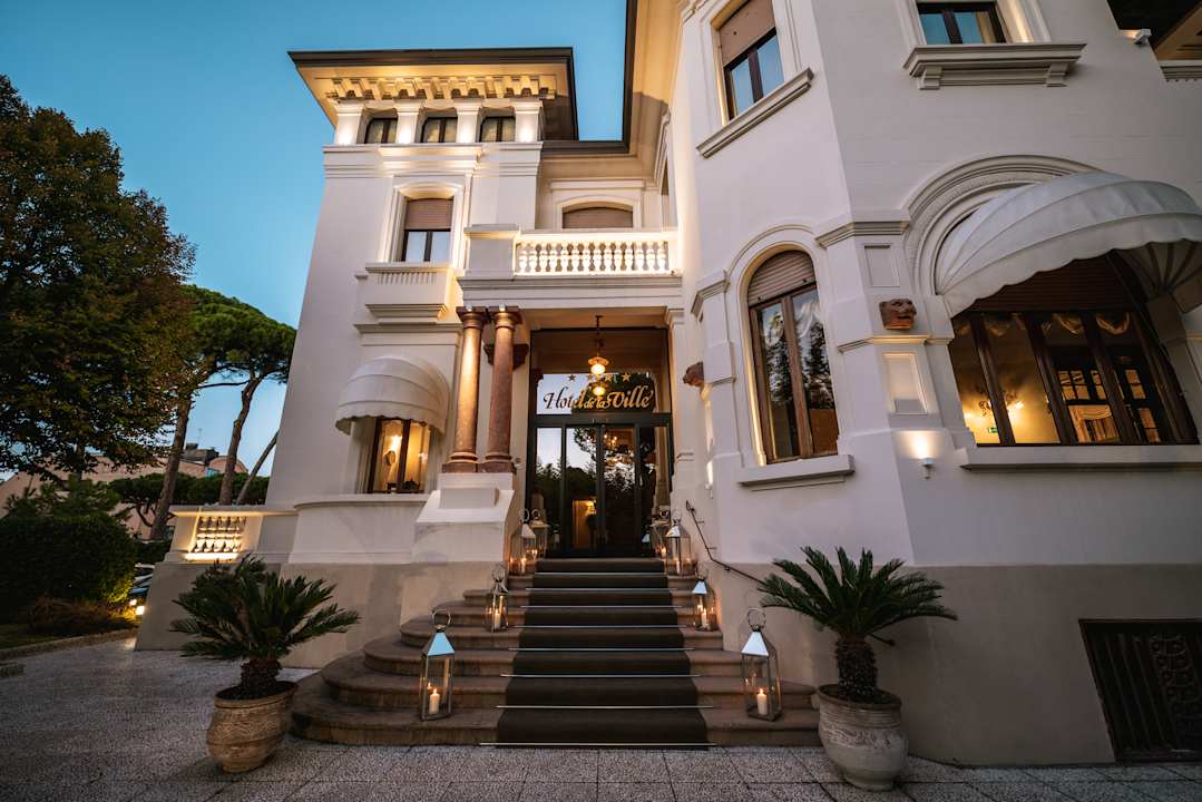 Außenansicht Hotel De La Ville