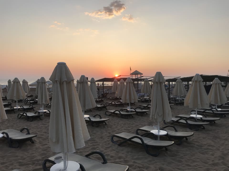 Strand Commodore Elite Suites & Spa - Adults only