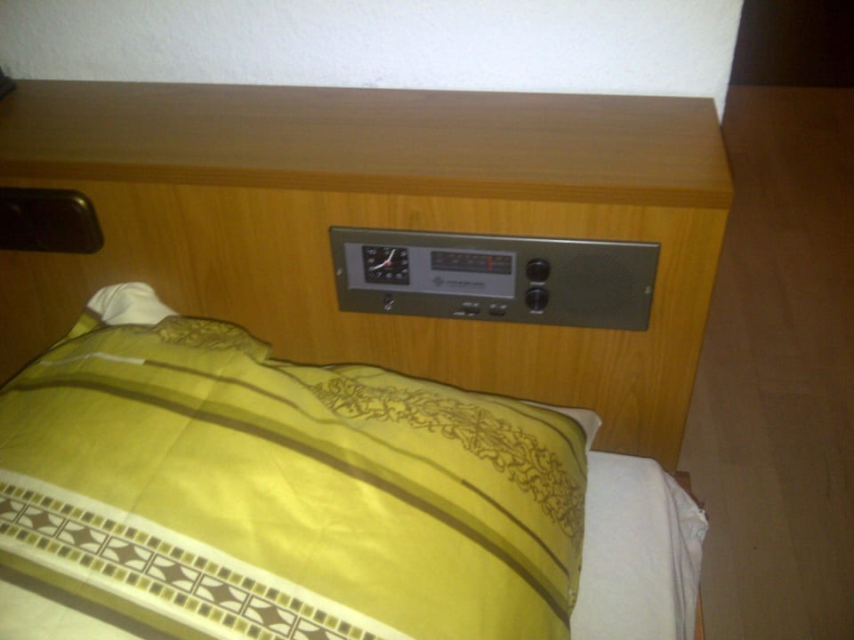 Tickendes Radio (nicht abstellbar) Hotel Wietzer Hof