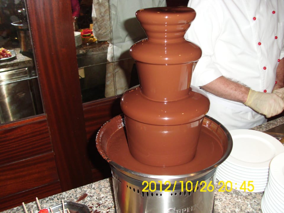 Der Schokobrunnen vom Dessertbuffet Hotel Bellevue am See