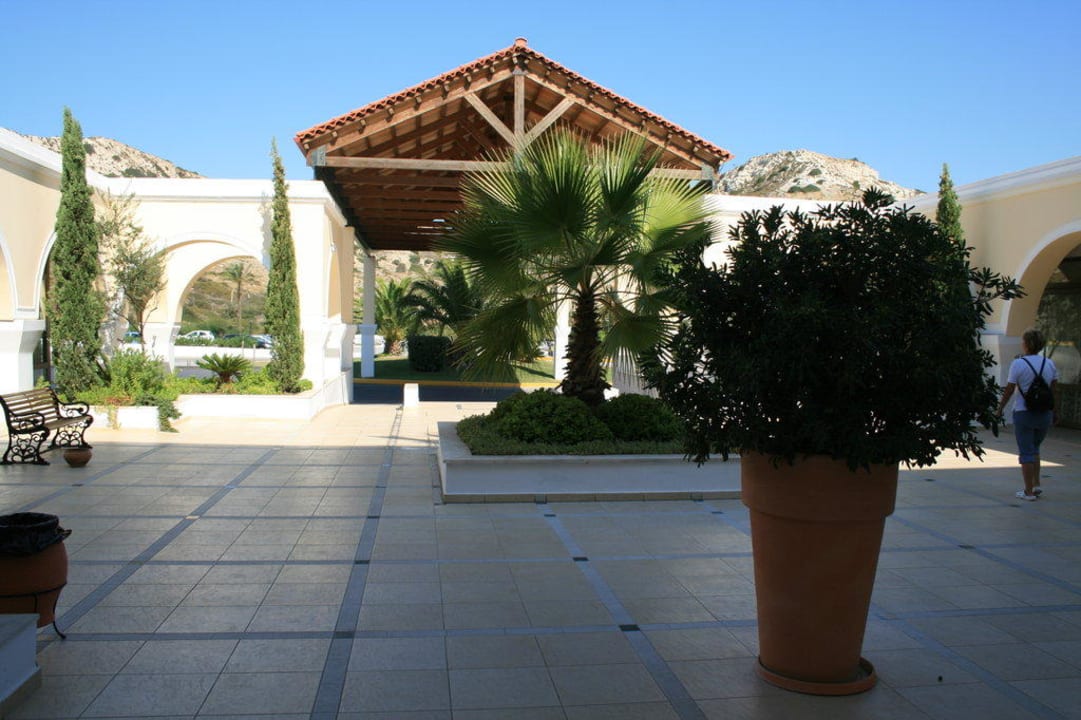 Hoteleingang Porto Bello Royal