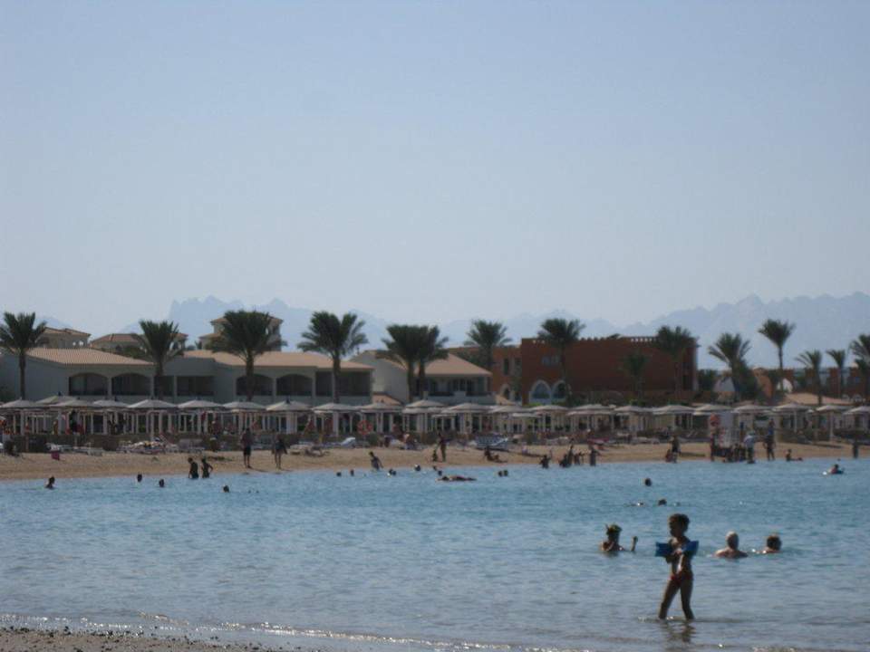 Пляж Pickalbatros Alf Leila Wa Leila Resort - Neverland Hurghada