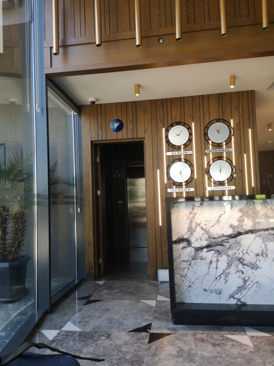Lobby Arnor de Luxe Hotel & Spa