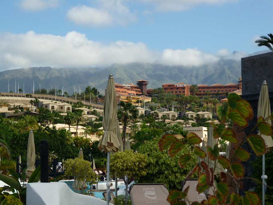 Ausblick vom Pool zur Bergseite Gran Tacande Wellness & Relax Costa Adeje