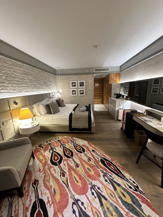 Zimmer Acanthus Cennet Barut Collection