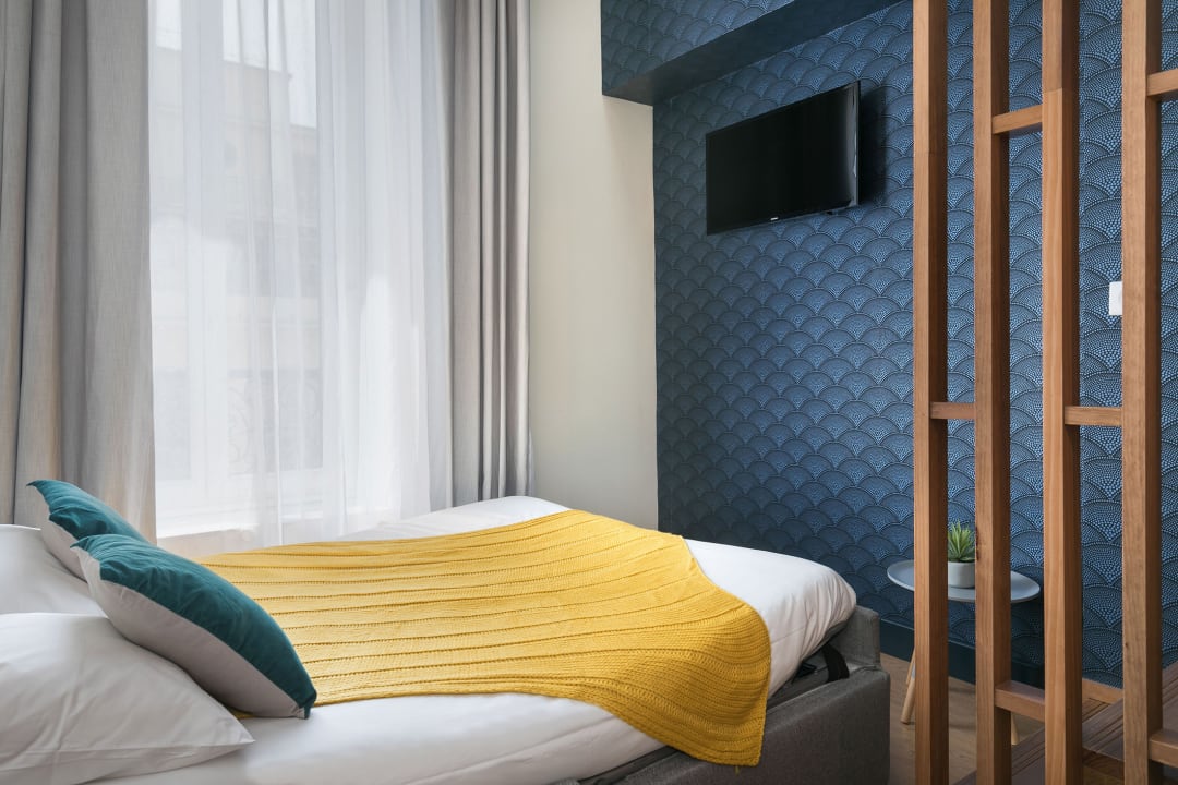 Zimmer Hotel Nap By HappyCulture