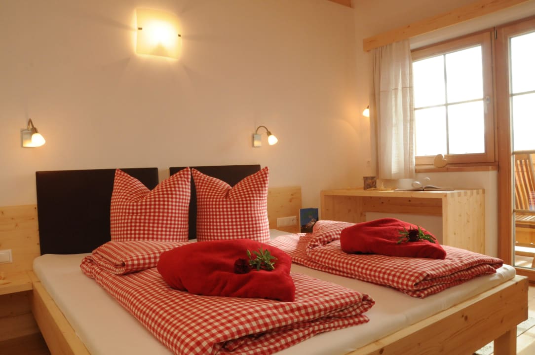 Wohlfühl-Zimmer mit Vollholzmöbel, Holzboden Bauernhof Gerlhof