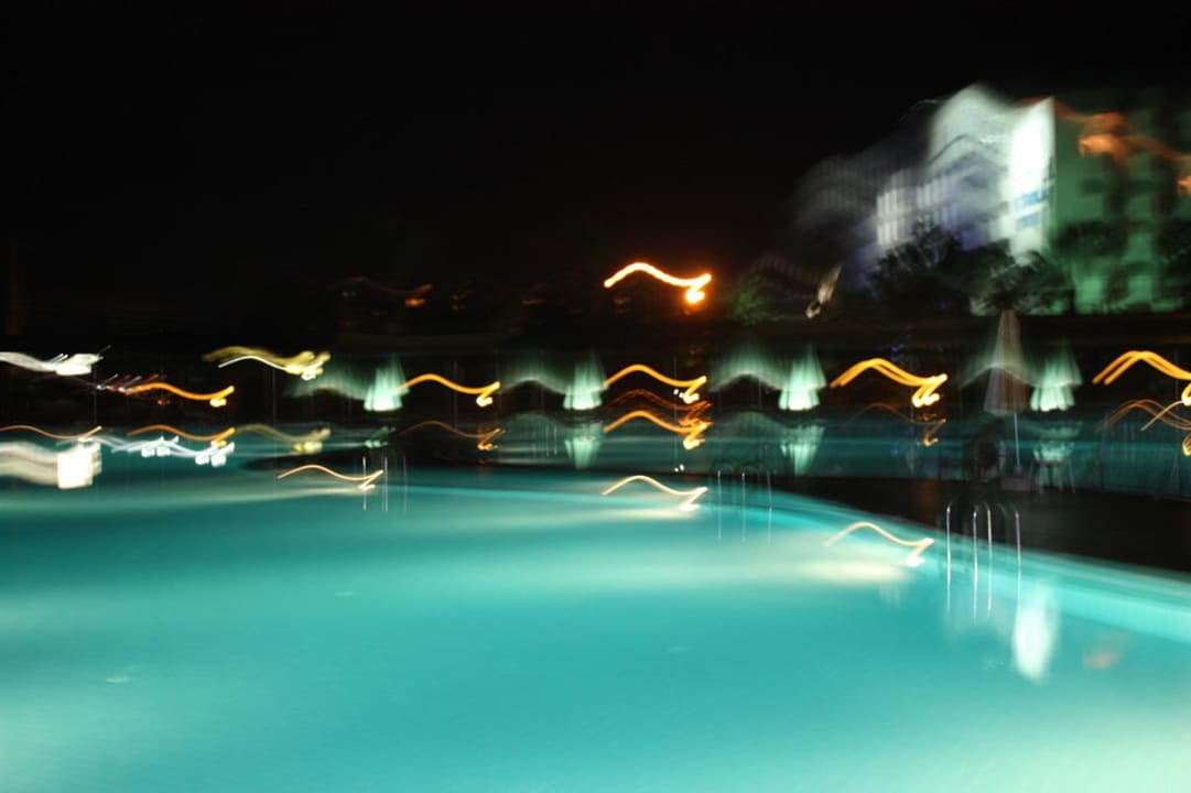 Pool bei Nacht VONRESORT Golden Beach