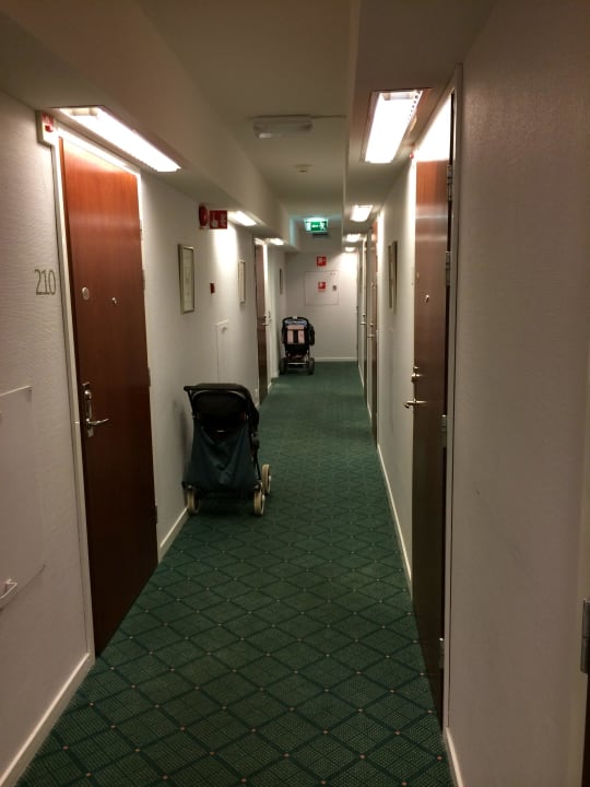 Flur mit Kinderwagen Best Western Hotel Stadshotellet Vimmerby