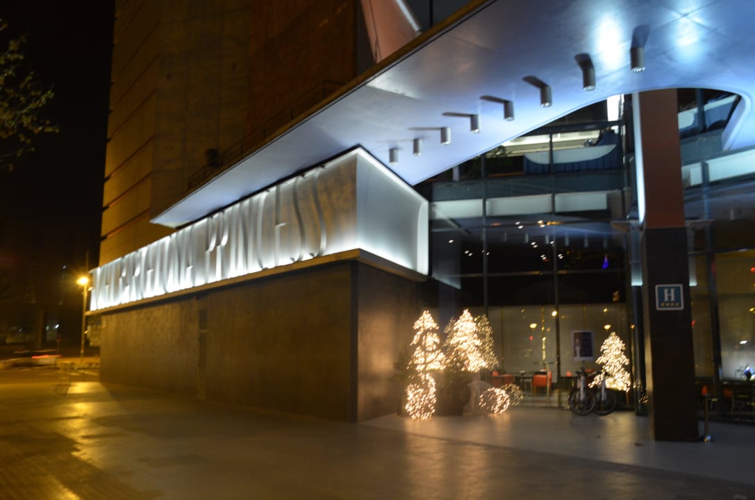 Weihnachtsschmuck am Eingang Hotel Barcelona Princess