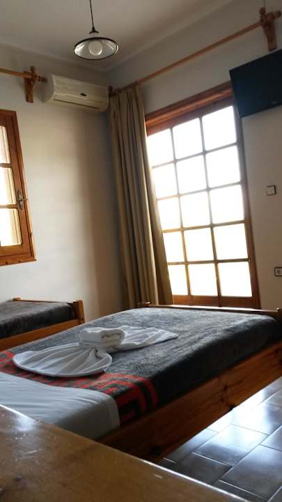 Betten Varouxakis Hotel