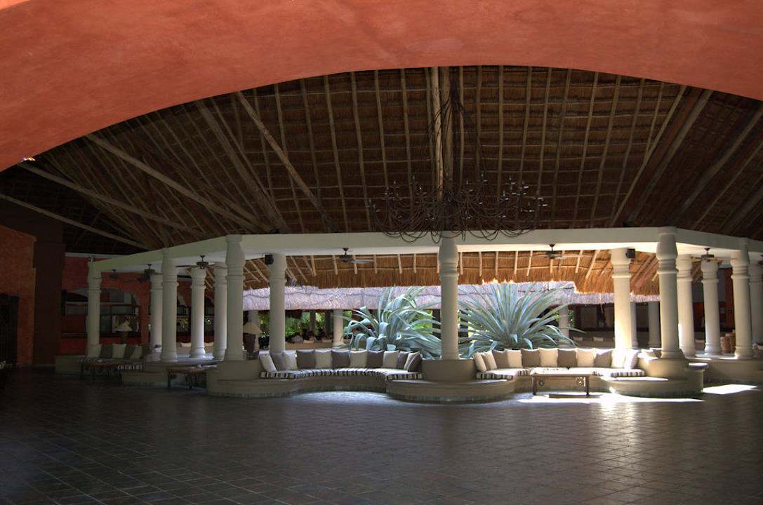 Am Eingang Catalonia Playa Maroma