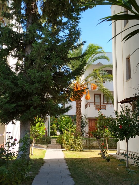 Gartenanlage Hotel Antik Garden & Antik Butik
