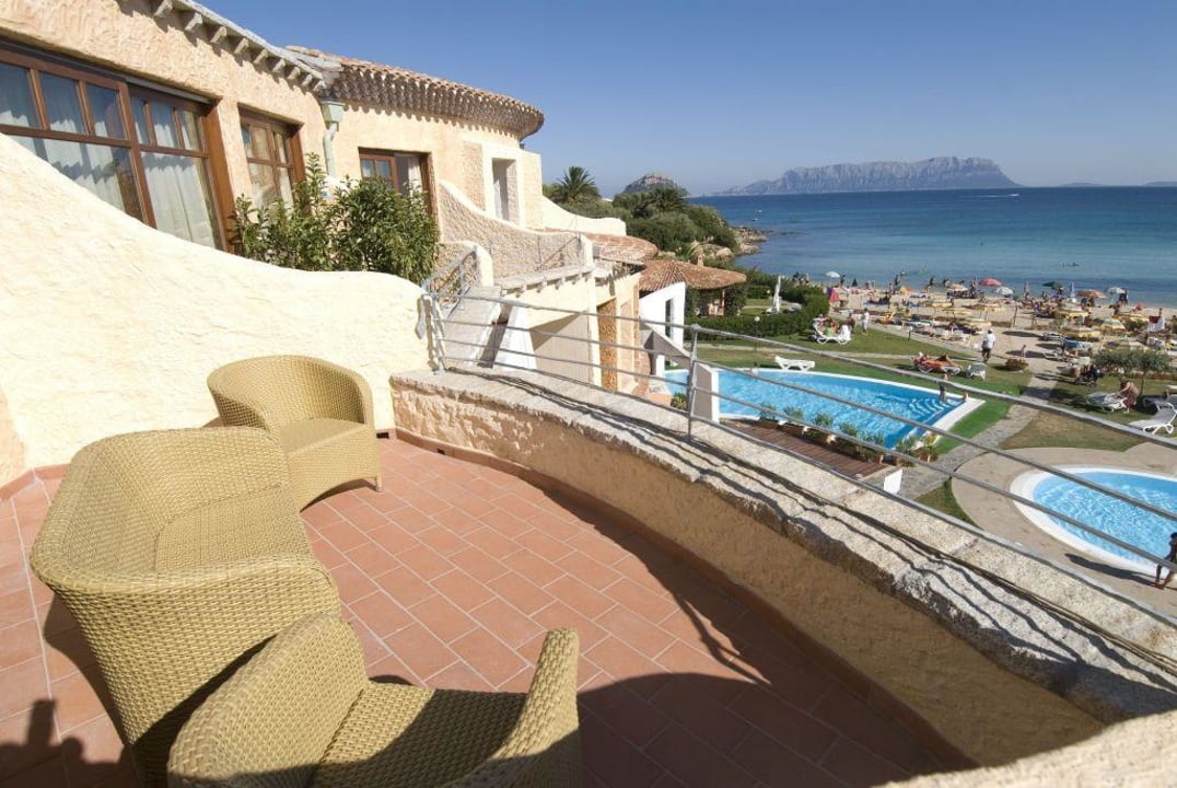 Hotel Baia Caddinas mit Pool und Strand Hotel Resort & Spa Baia Caddinas