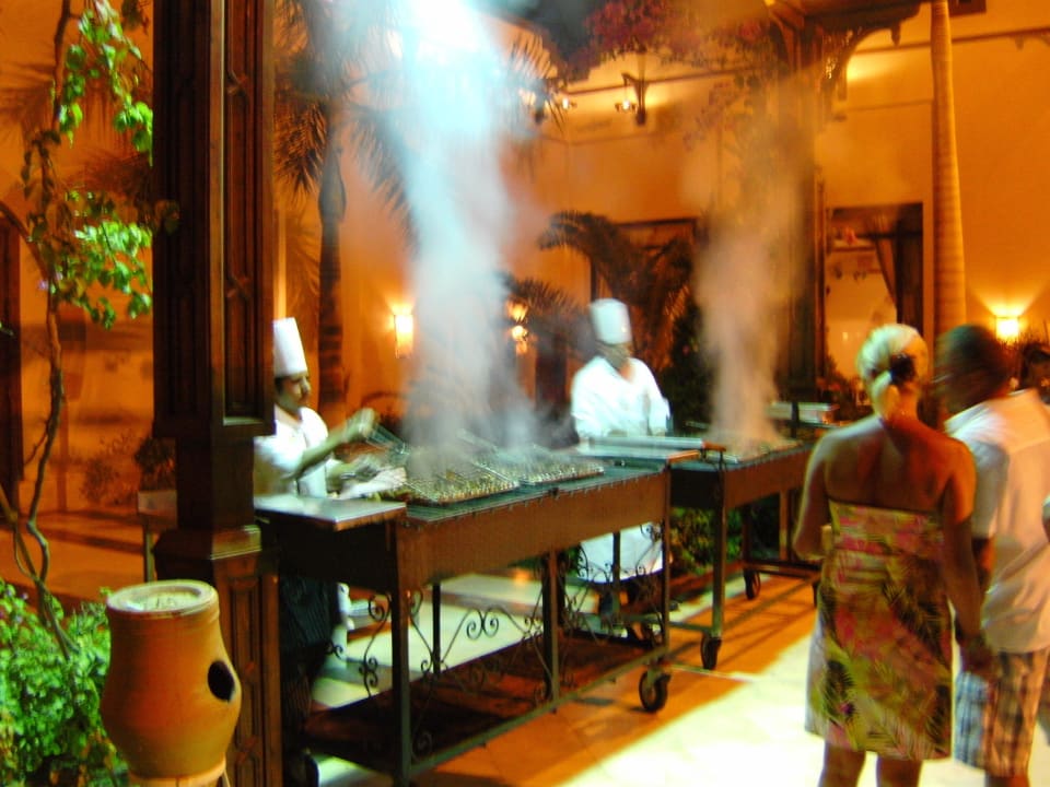 Jeden Tag ander Grillspezialitäten. Stella Beach Resort & Spa Makadi Bay