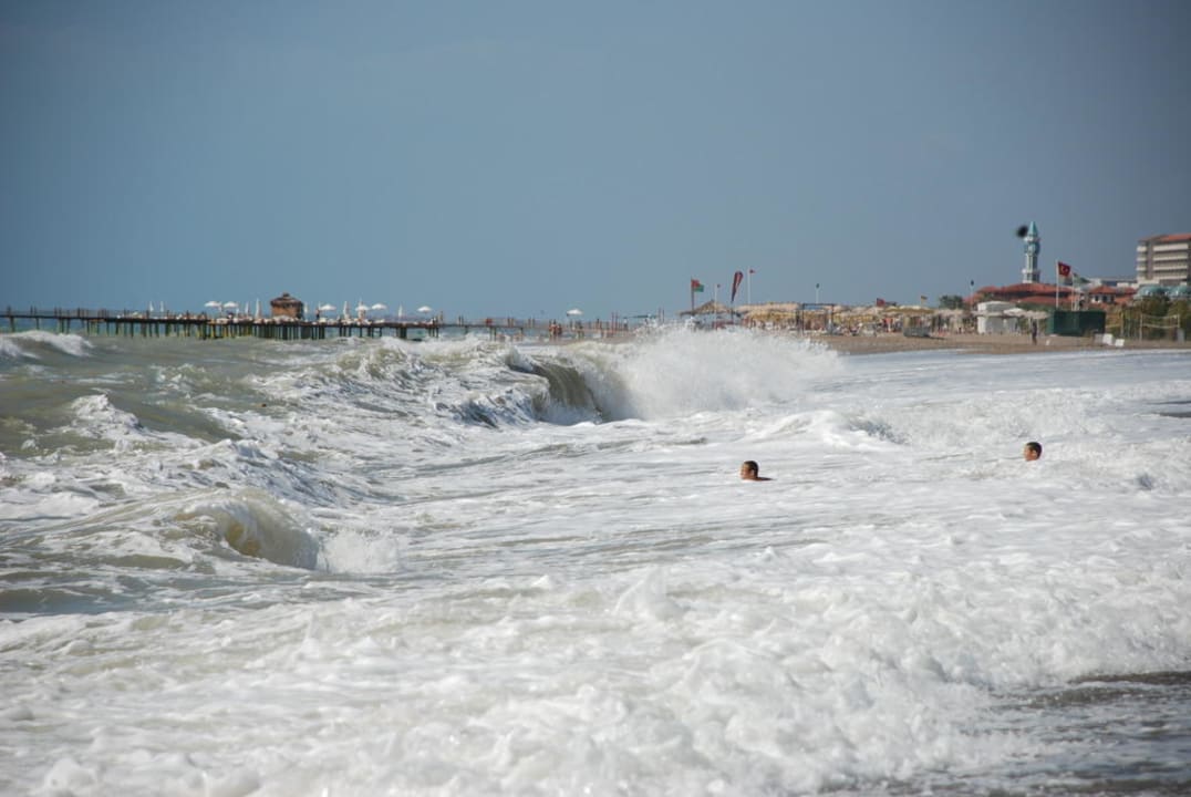Wzburzone Morze Sródziemne Calimera Serra Palace