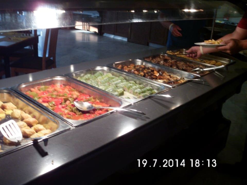 Buffet Santa Marina Beach