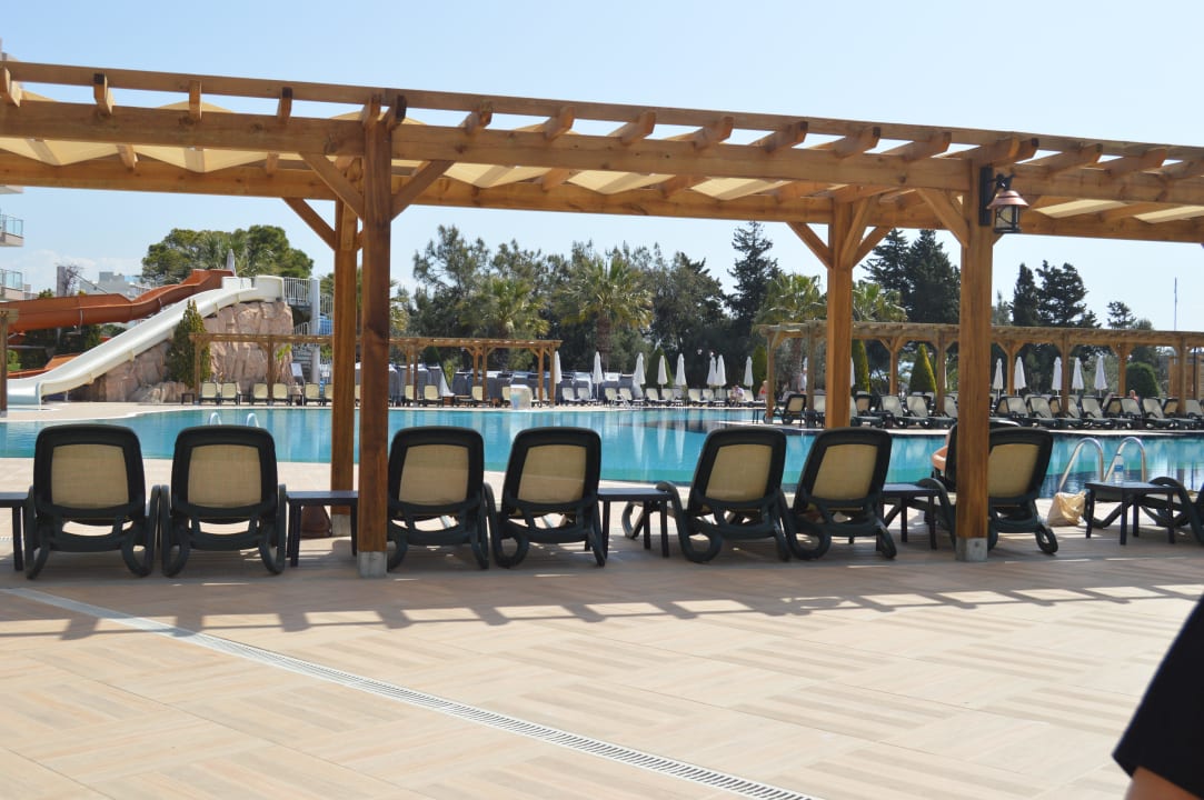 Liegen am Pool Arcanus Hotels Sorgun