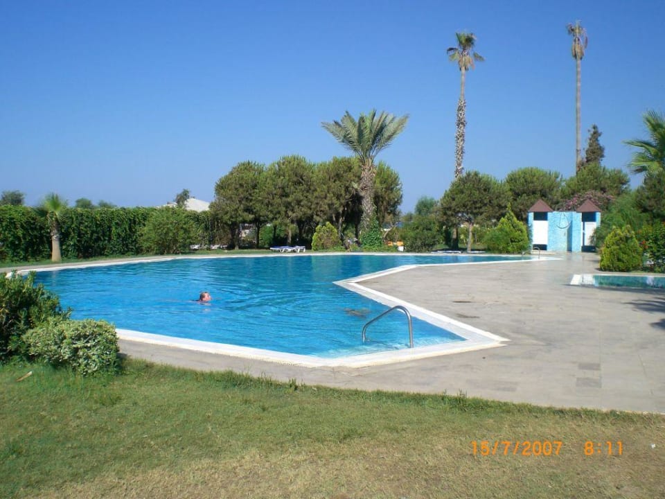 Pool Club Turtas Beach Hotel