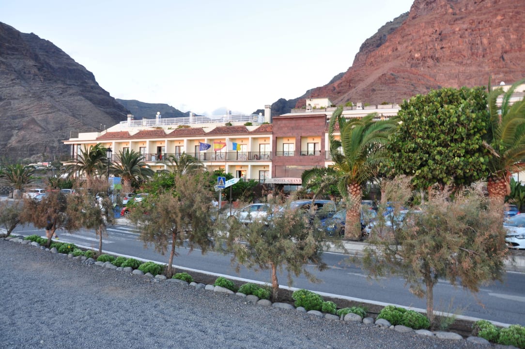Blick zum Hotel vom Strand Hotel Gran Rey