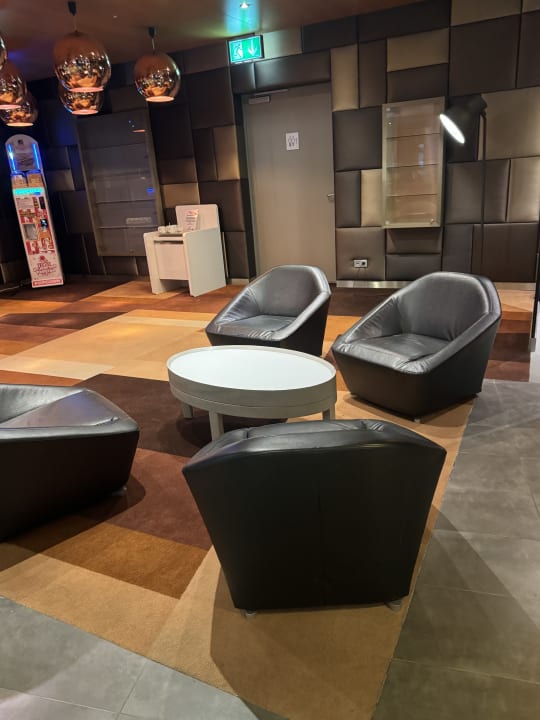 Lobby Novotel München Airport