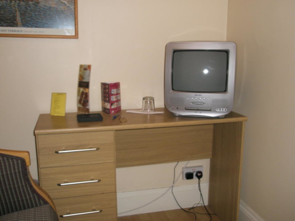 Fernseher (Leider nur englische Sender) Hotel Balham Lodge