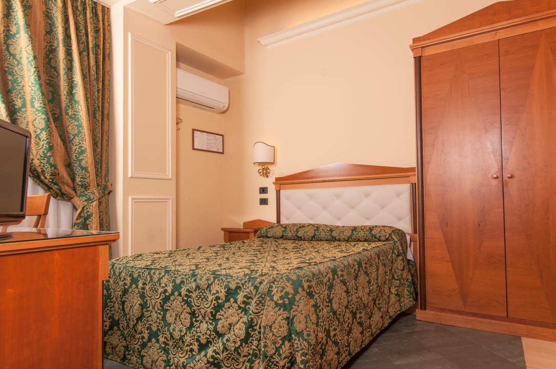 Zimmer Hotel Touring