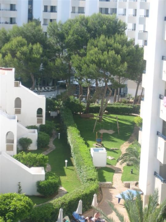 Blick in den Garten Hipotels Bahia Grande