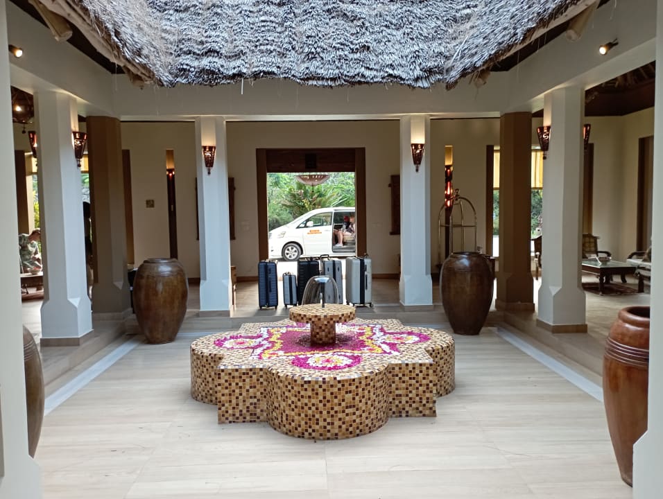 Lobby Neptune Pwani Beach Resort & Spa