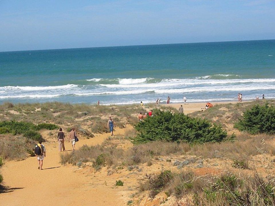 Der Weg vom Hotel zum Strand Iberostar Waves Royal Andalus